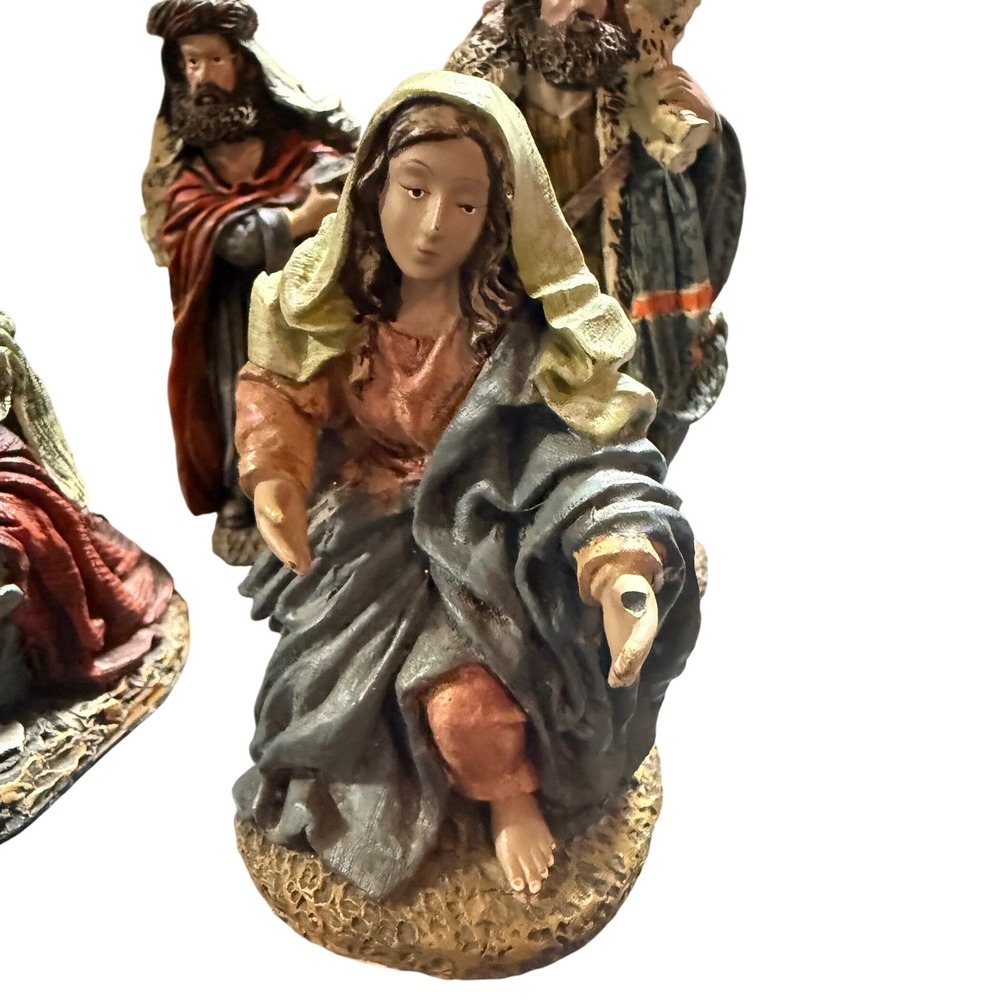 Vintage Nativity Figurines Set of 5 Hand Painted Resin Christmas Décor‎ - Picture 3 of 6